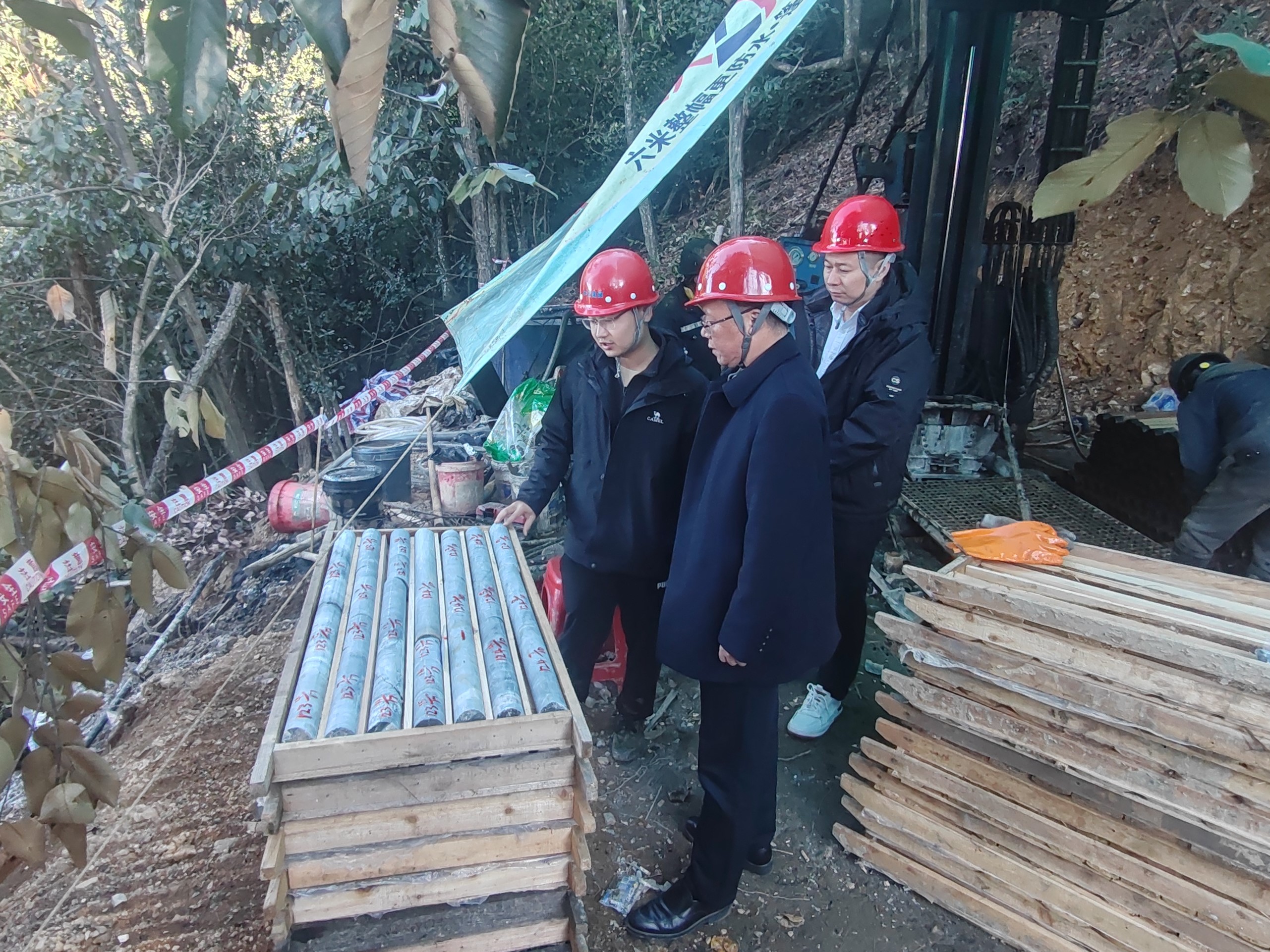 选用副本-钻机现场  (13).jpg